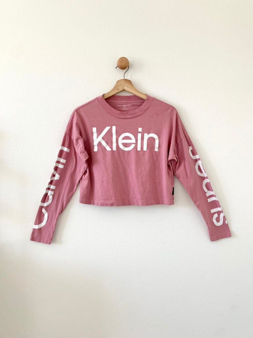 ❤️ 3/30 Calvin Klein Pink Crew Graphic Long Sleeves Crop Top Small